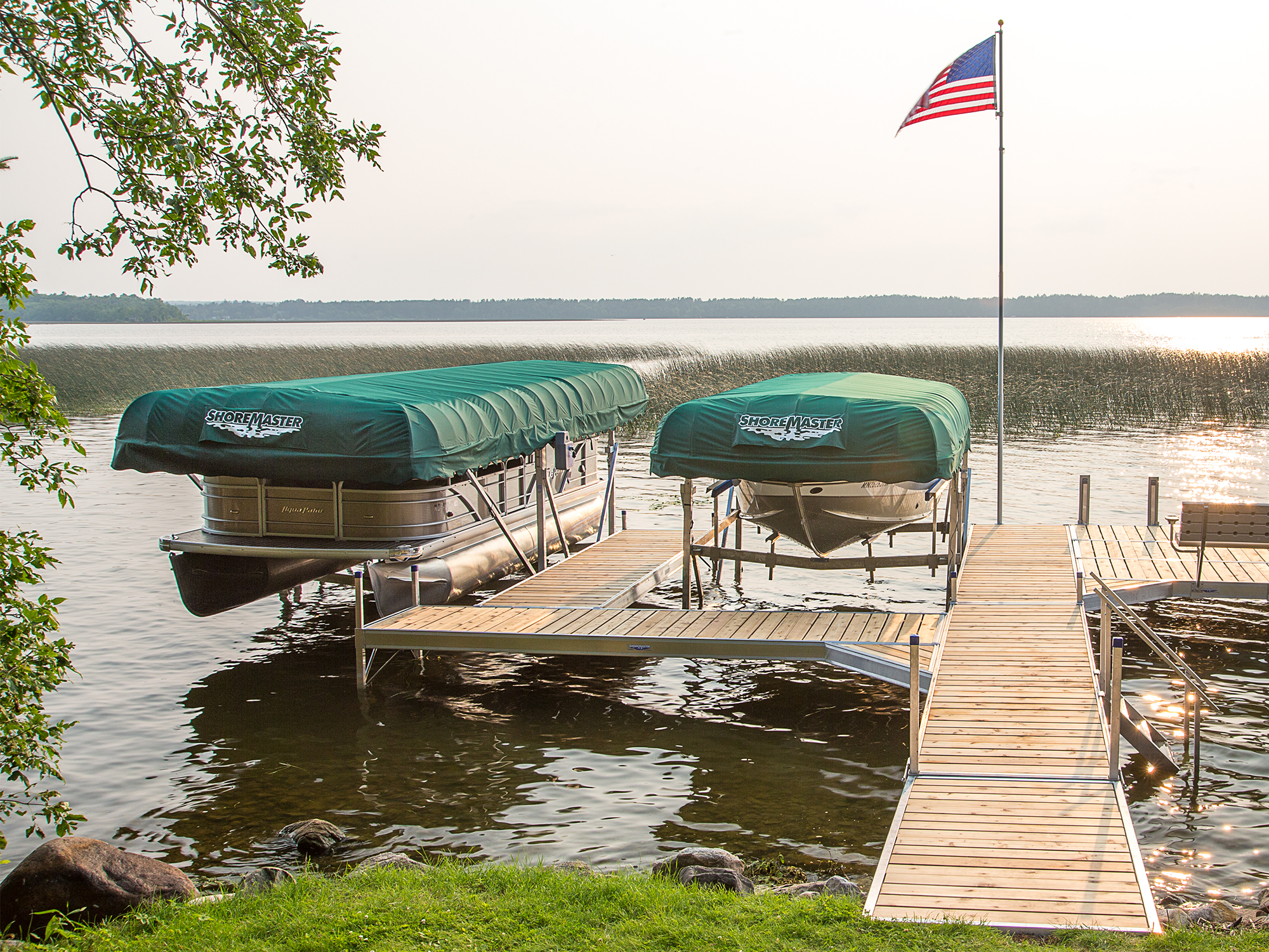 ShoreMaster Infinity RS7 Dock with Cedar Decking and Vertical Lift