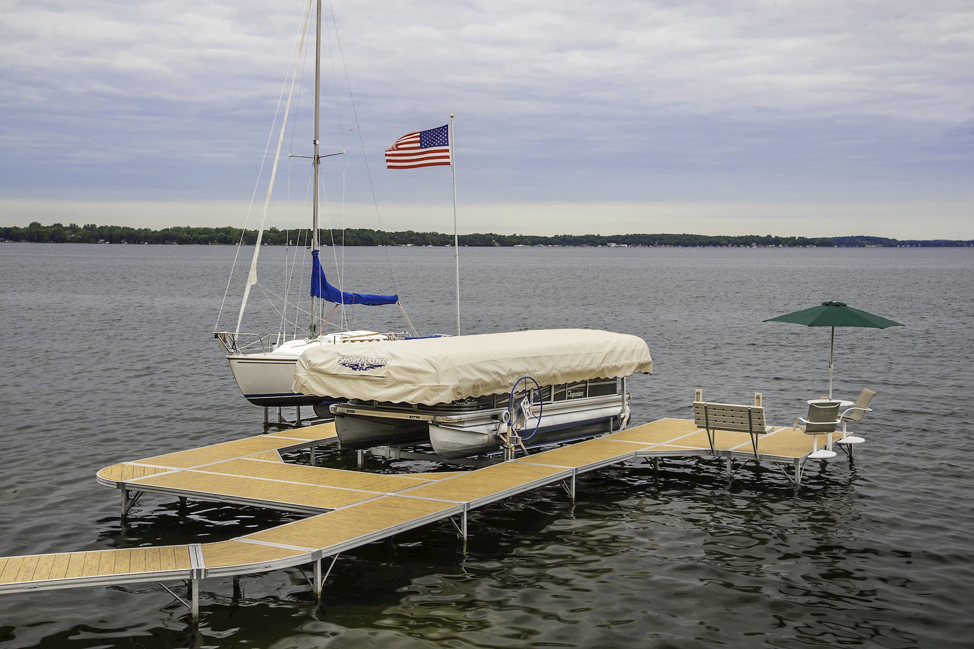 Pontoon Lift: Shoremaster Pontoon Boat Lift Systems | ShoreMaster