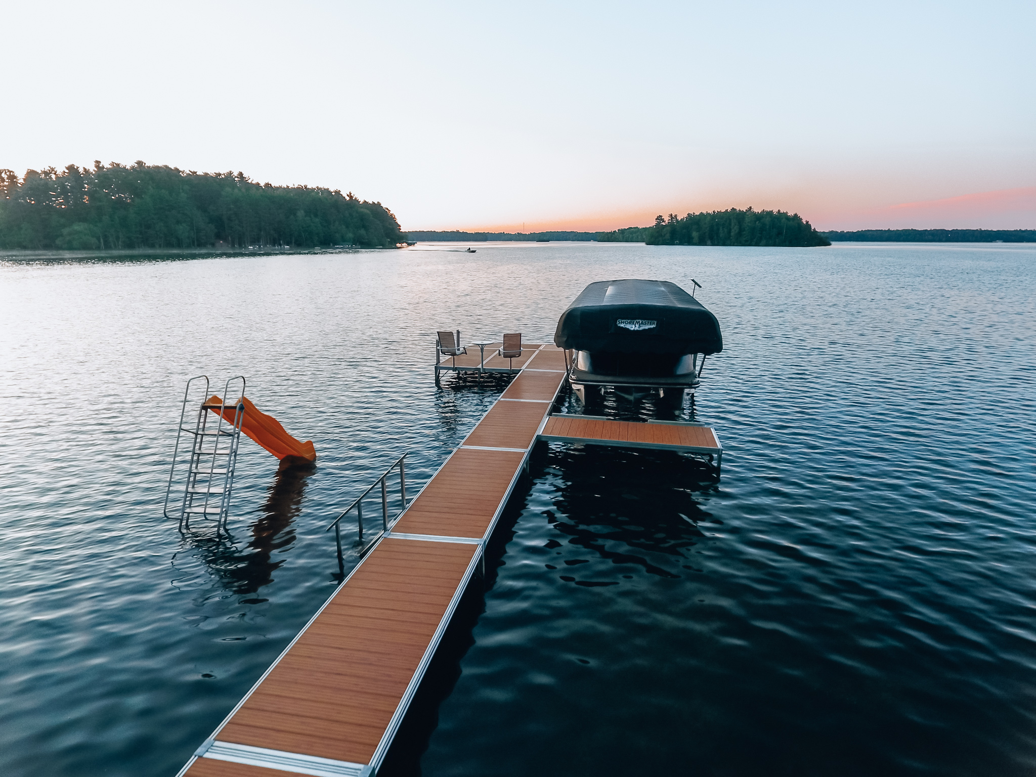 BOAT LIFTS AND DOCKS IN GREEN BAY, WI